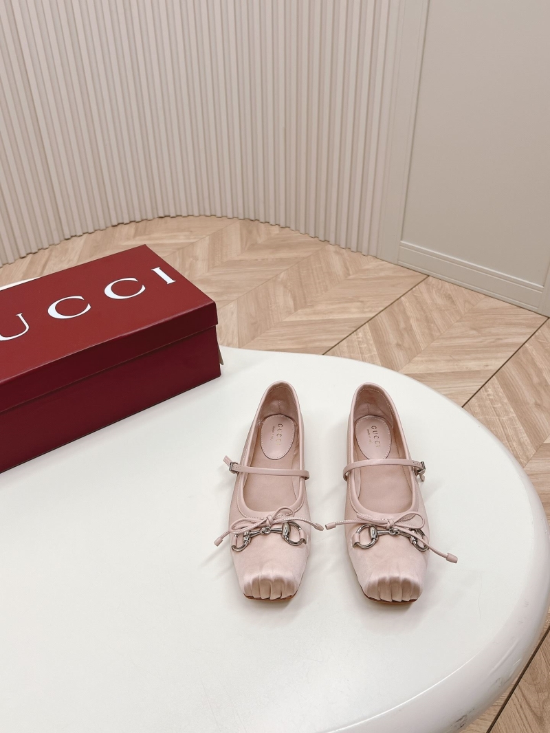 Gucci Flat Shoes